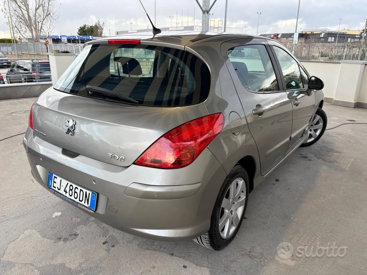 Peugeot 308 2011 photo 3