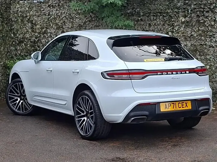 Porsche Macan 2021 photo 2