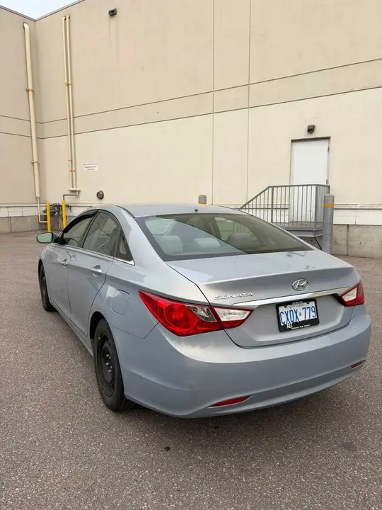 Hyundai Sonata 2011 photo 2