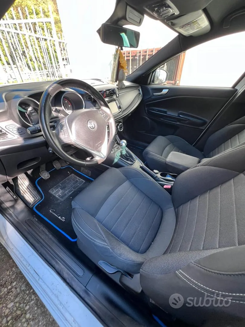Alfa Romeo Giulietta 2016 photo 4