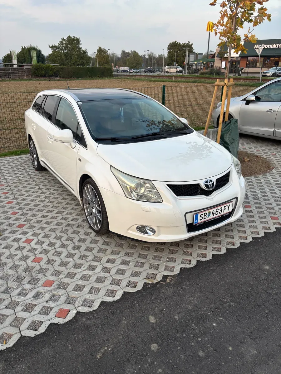 Toyota Avensis 2010 photo 3