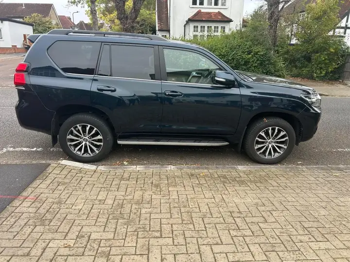 Toyota Land Cruiser 2019 photo 3