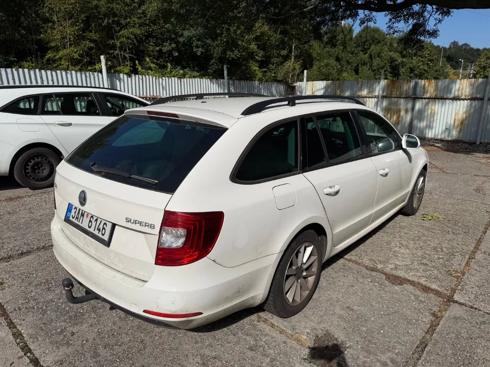 Skoda Superb 2013 photo 3