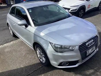 Audi A1 2011 photo 2