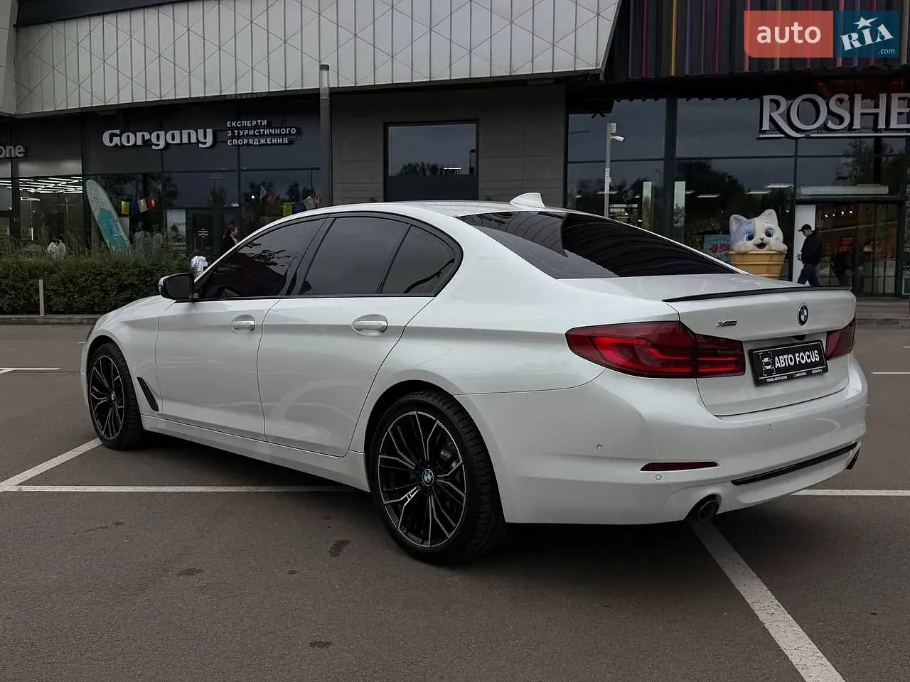BMW 5 Series 2019 photo 5