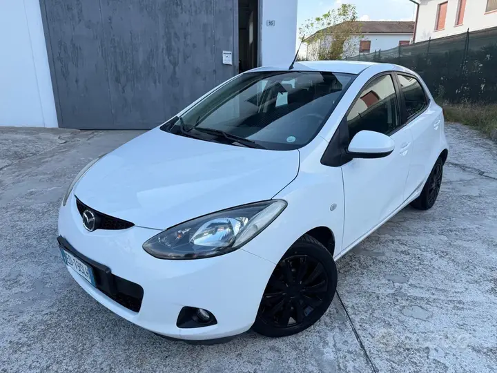 Mazda 2