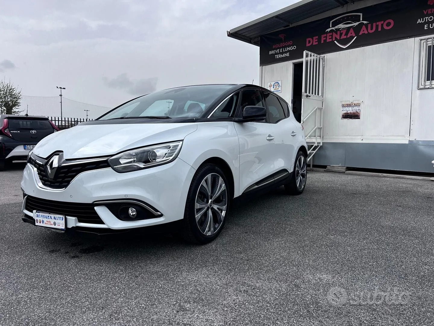 Renault Scenic 2017 photo 2