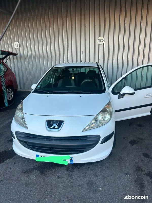 Peugeot 207 2009 photo 2
