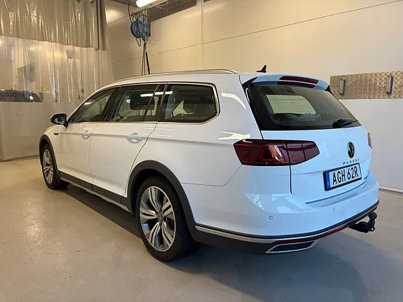 Volkswagen Passat Alltrack 2021 photo 2
