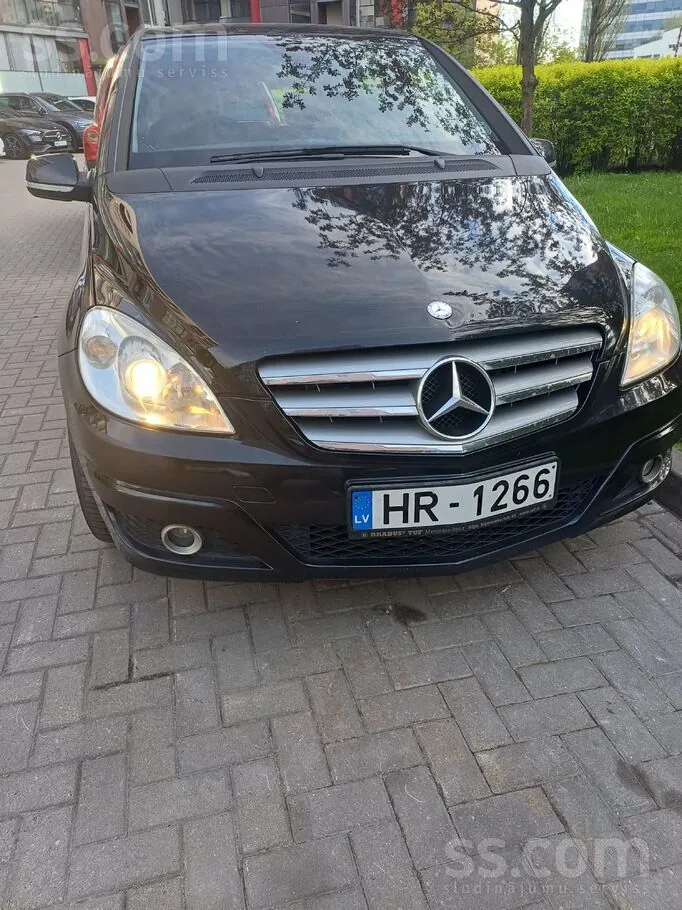 Mercedes-Benz B180D