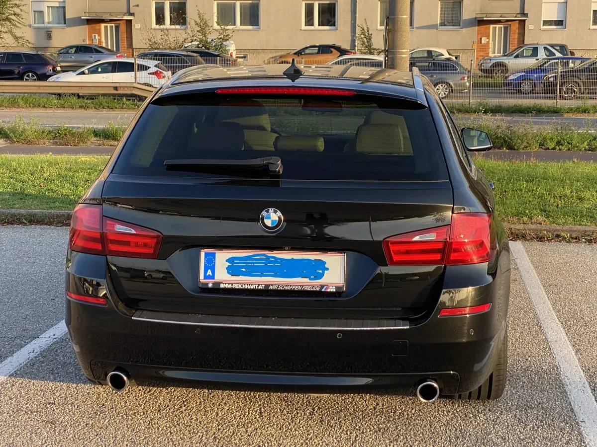 BMW 5 Series 2012 photo 2