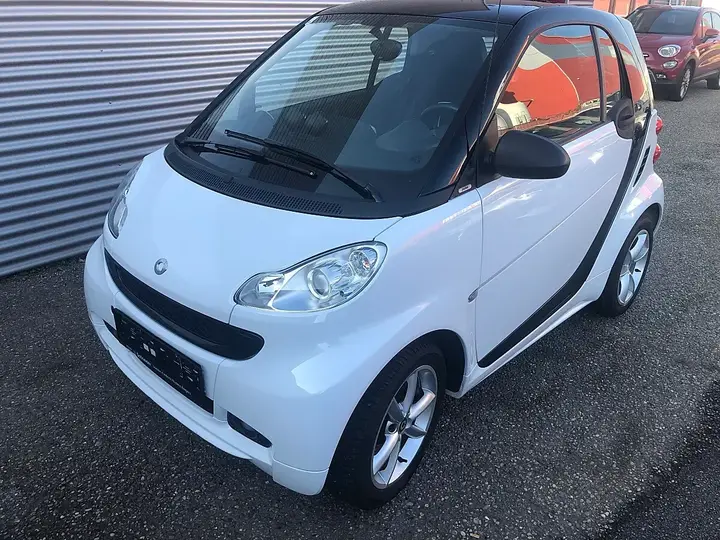 Smart Fortwo 2011 photo 3