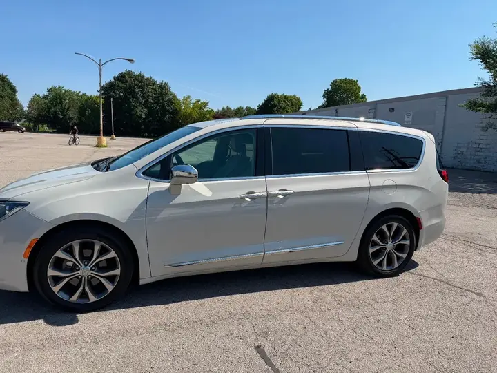 Chrysler Pacifica 2017 photo 4