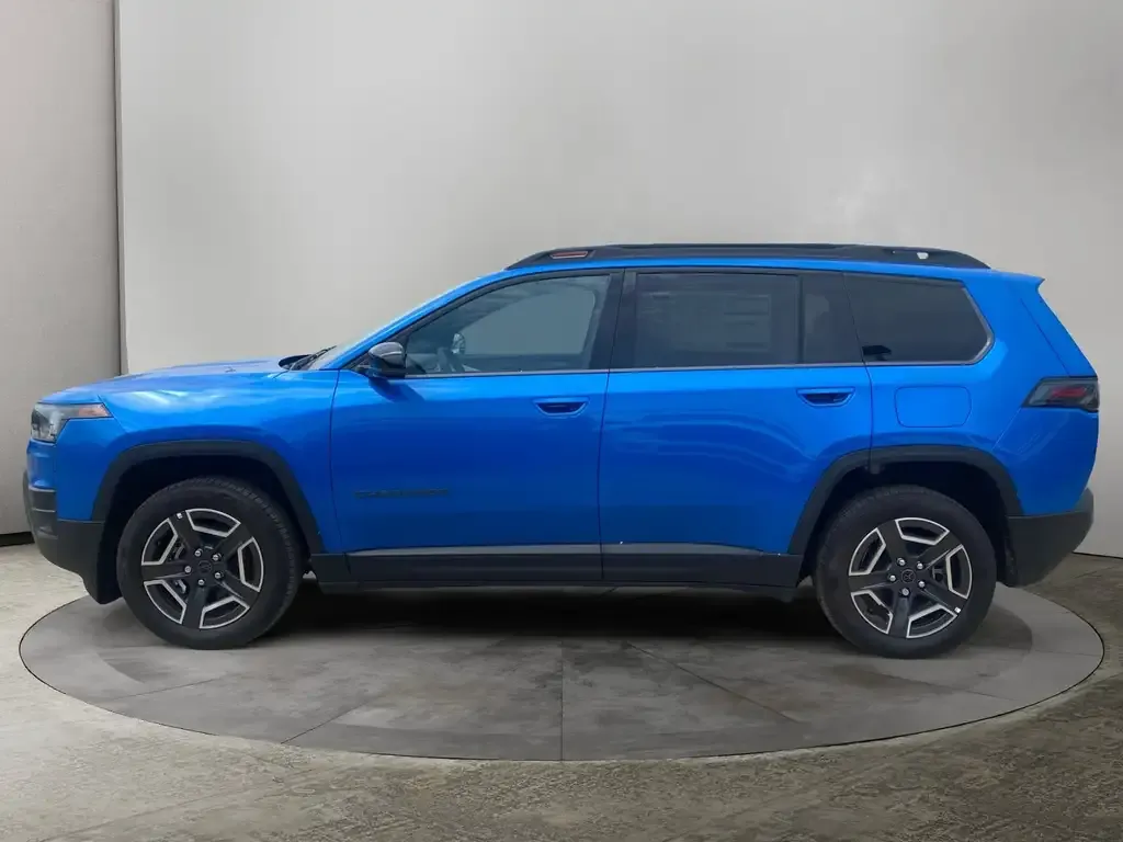 Jeep Cherokee 2026 photo 2