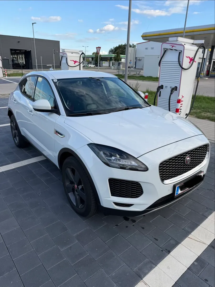 Jaguar E-Pace 2018 photo 2