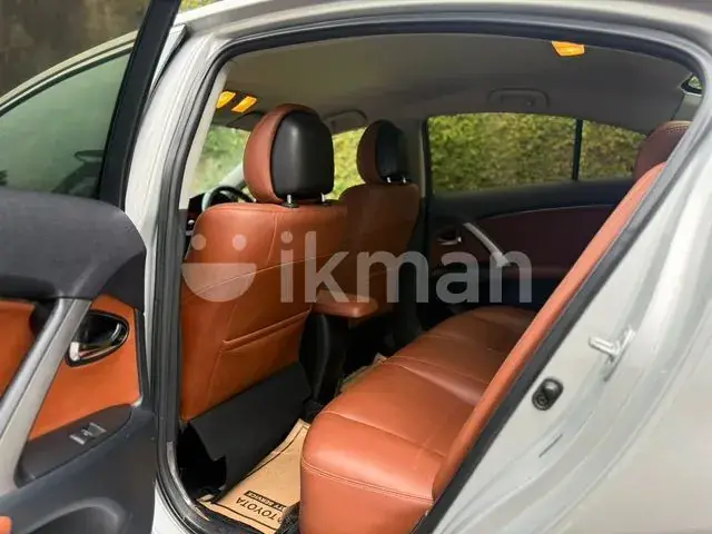 Toyota Avensis 2013 photo 5