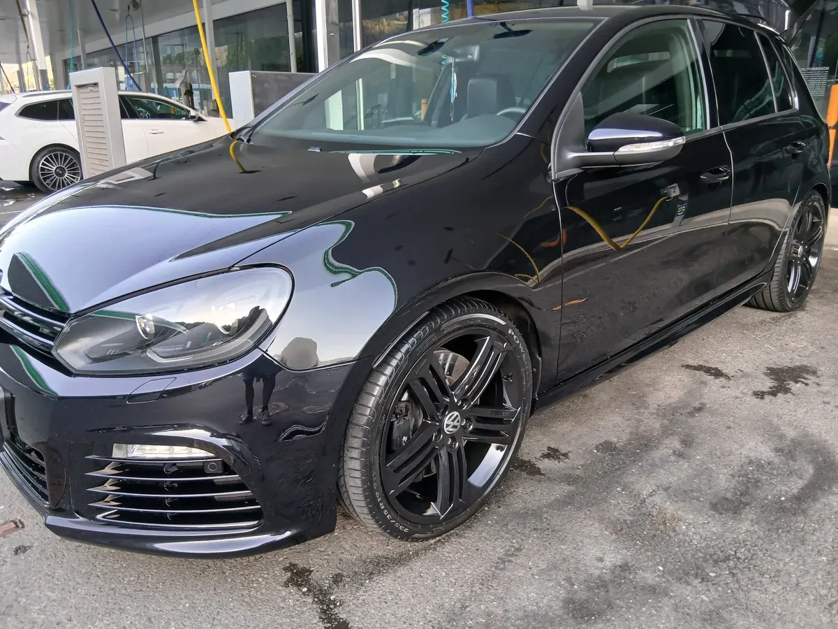 Volkswagen Golf 2010 photo 2