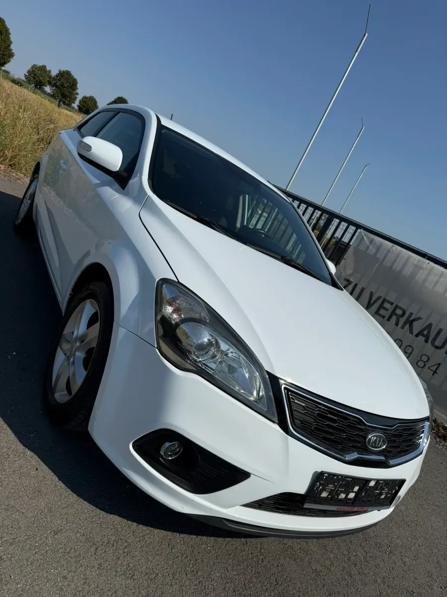 Kia Ceed 2012 photo 2
