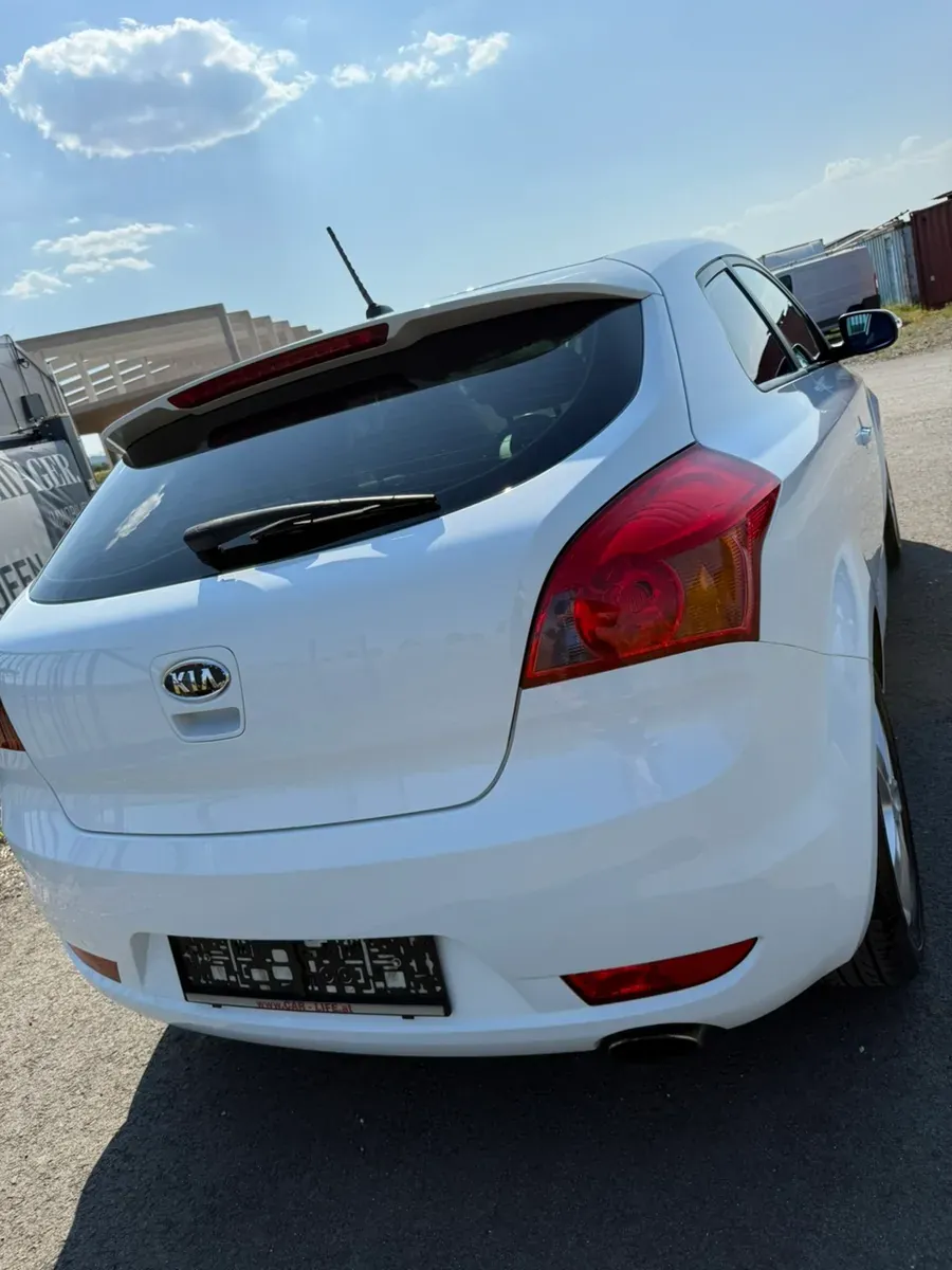 Kia Ceed 2012 photo 3