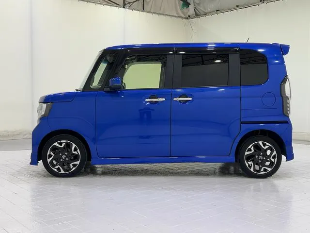 Honda N-Box Custom 2020 photo 2