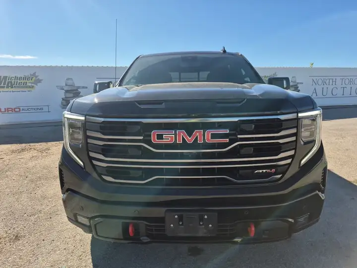 GMC Sierra 1500 2025 photo 2