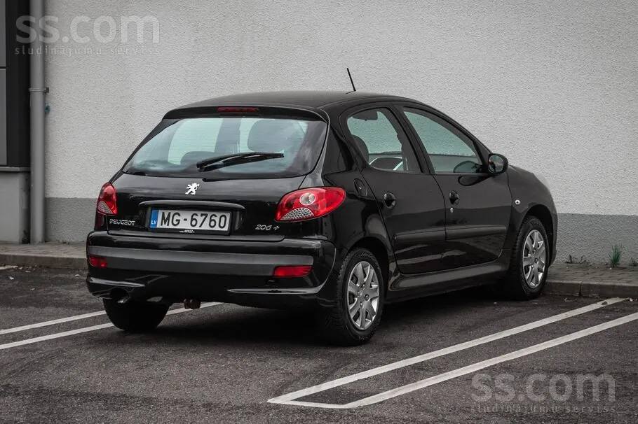 Peugeot 206 2012 photo 4