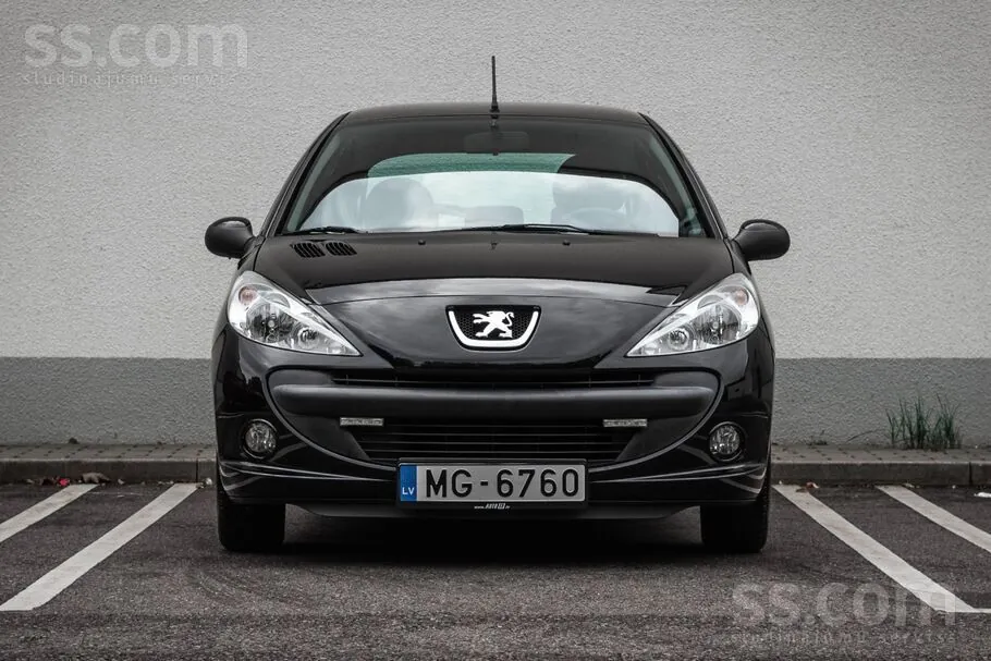 Peugeot 206 2012 photo 2