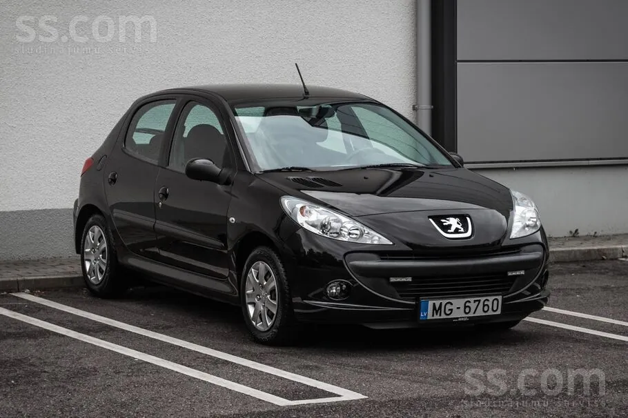 Peugeot 206 2012 photo 3