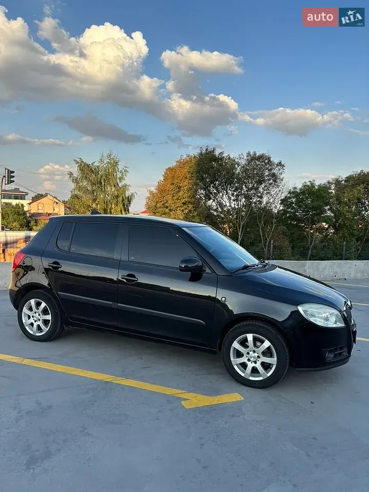 Skoda Fabia 2008 photo 3