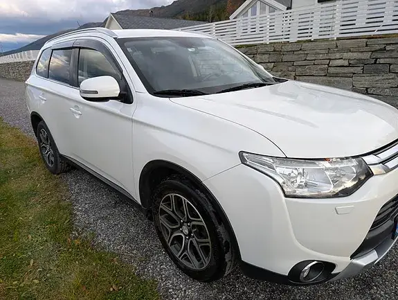 Mitsubishi Outlander 2014 photo 3