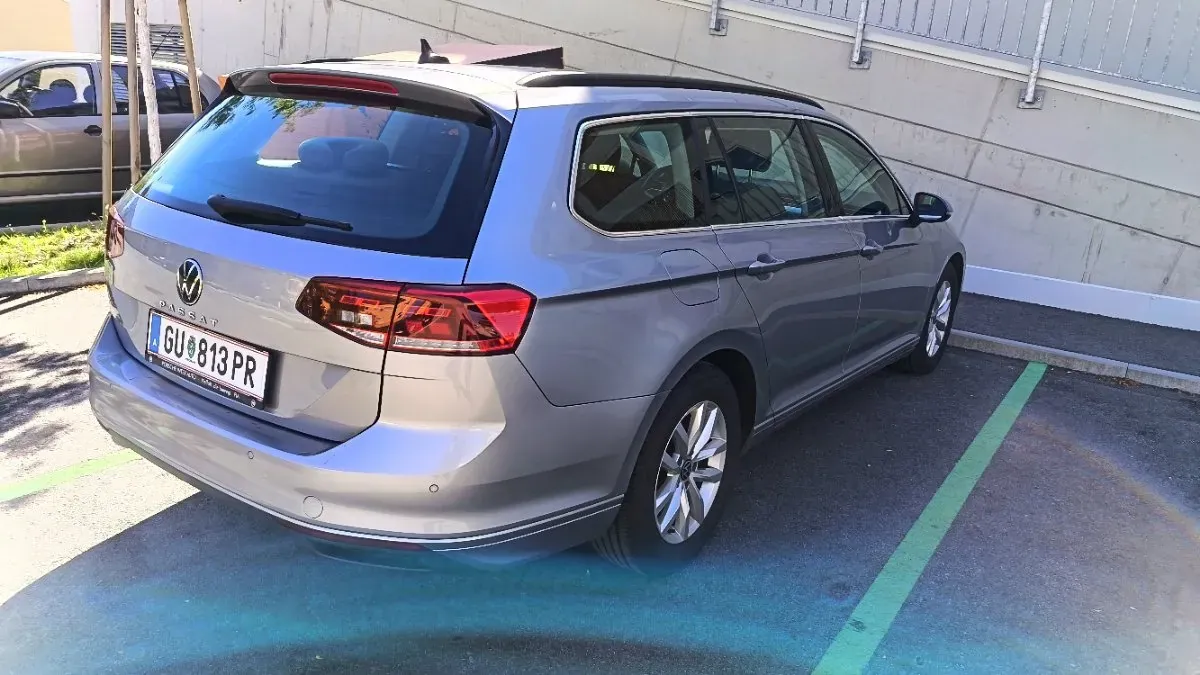 Volkswagen Passat 2022 photo 3