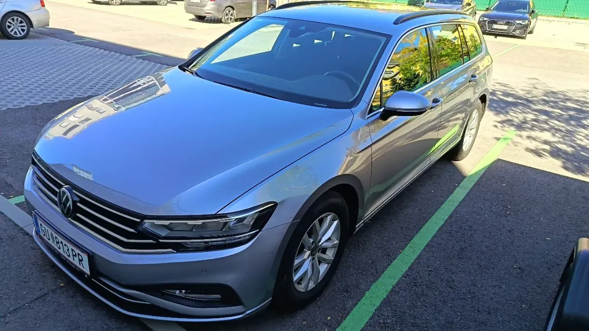 Volkswagen Passat 2022 photo 2