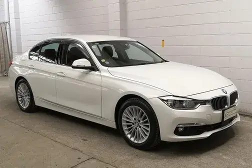 BMW 330E
