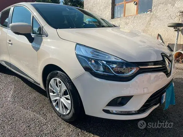 Renault Clio 2017 photo 2