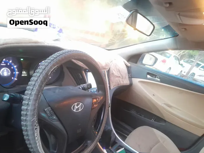 Hyundai Sonata 2011 photo 2