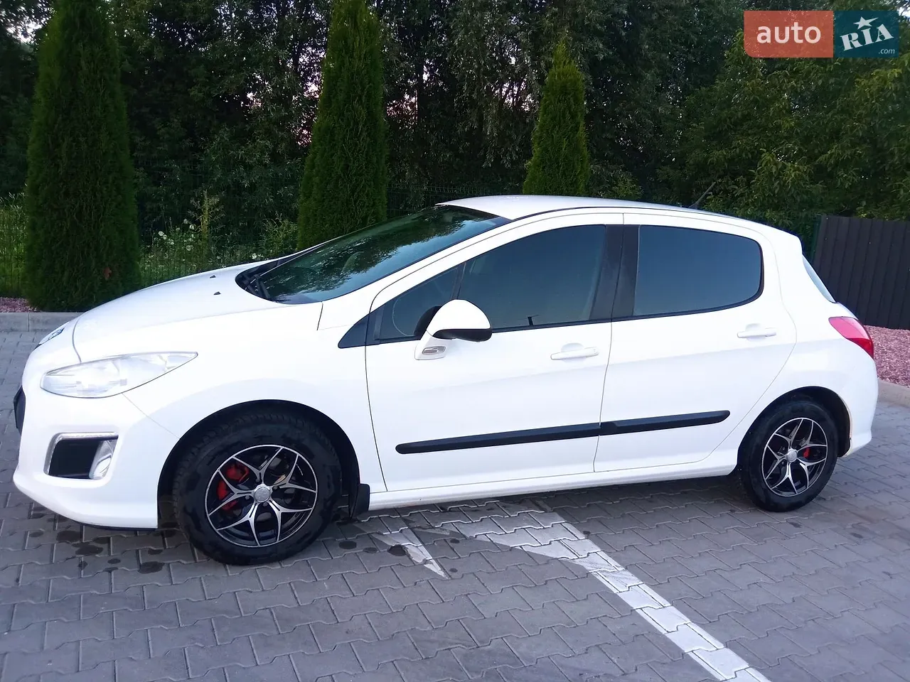Peugeot 308 2013 photo 2