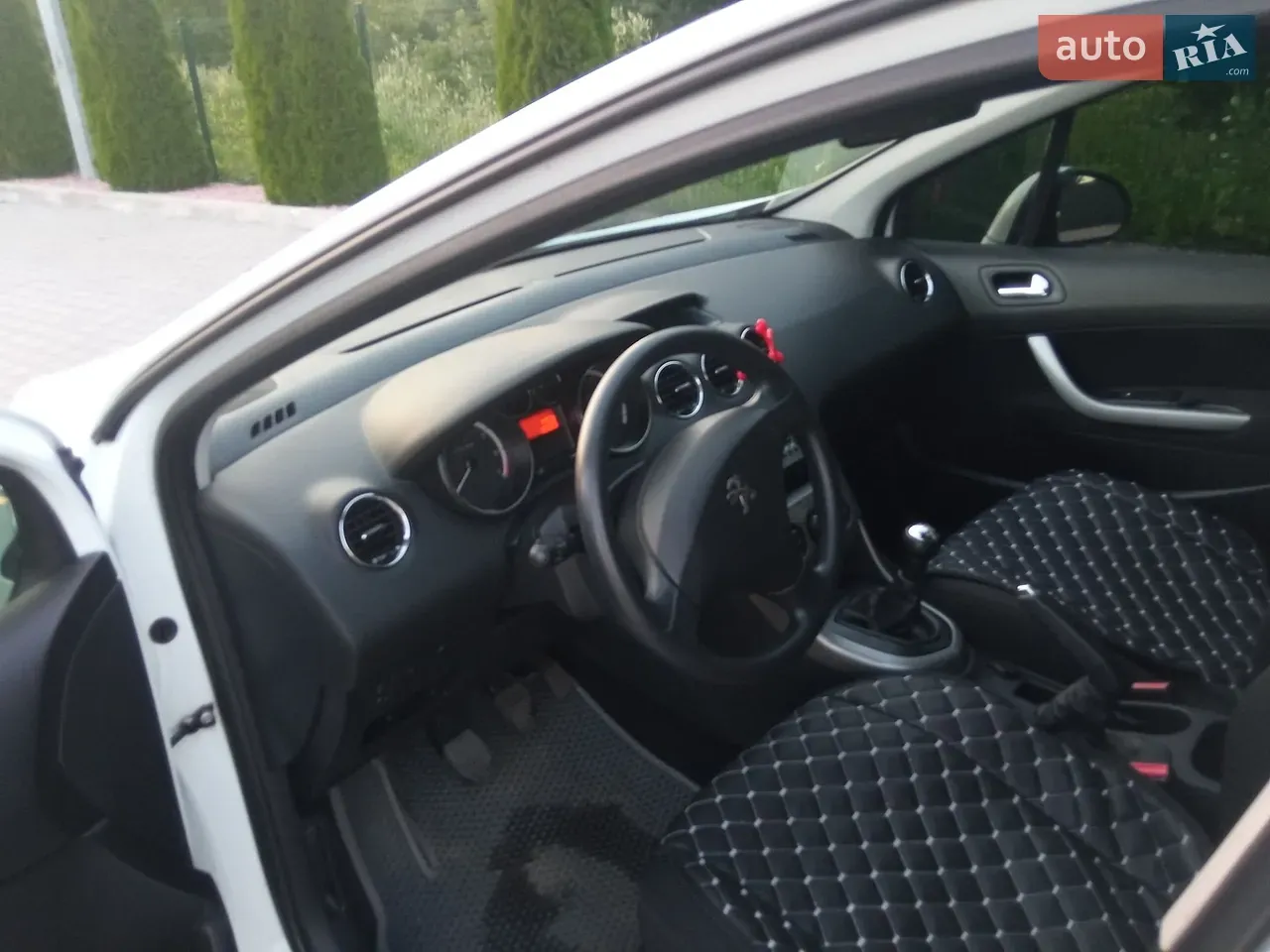 Peugeot 308 2013 photo 3