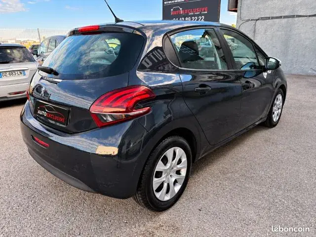 Peugeot 208 2019 photo 5