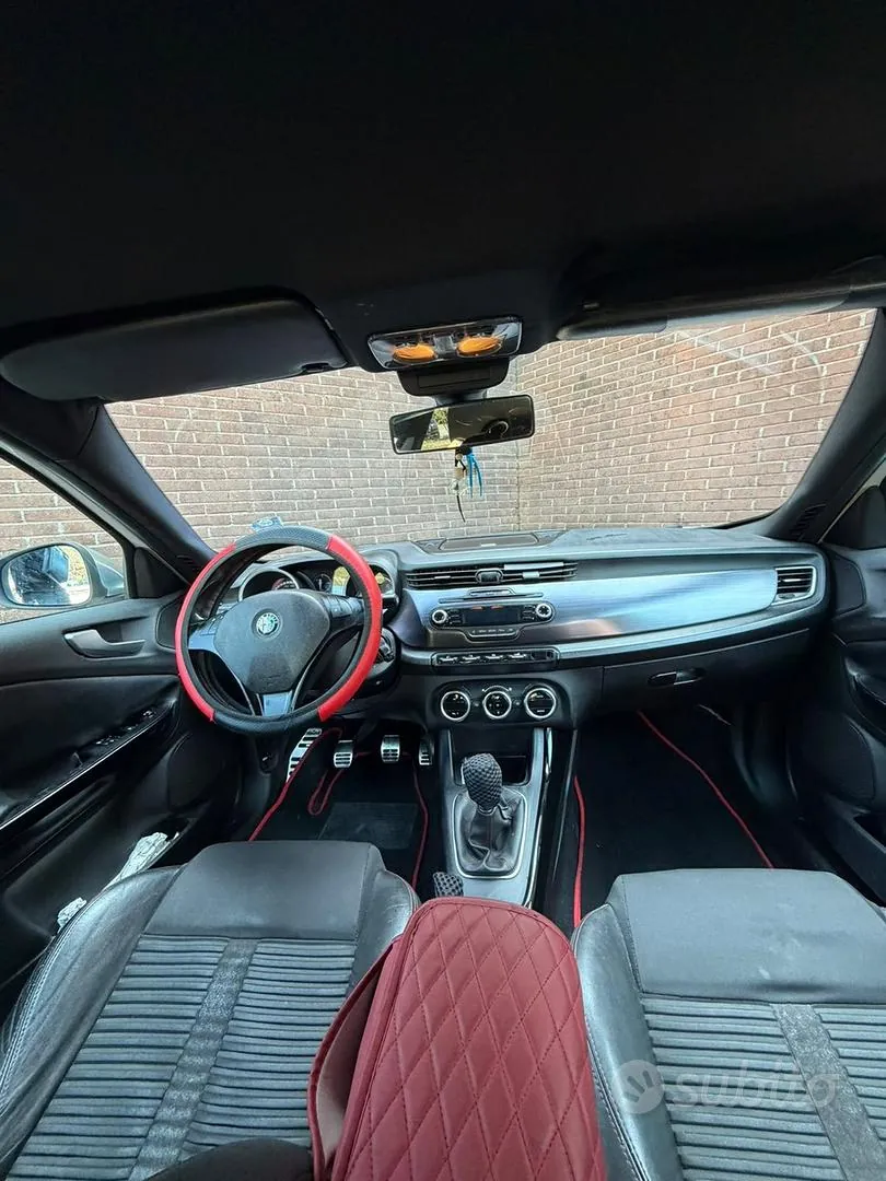 Alfa Romeo Giulietta 2010 photo 4