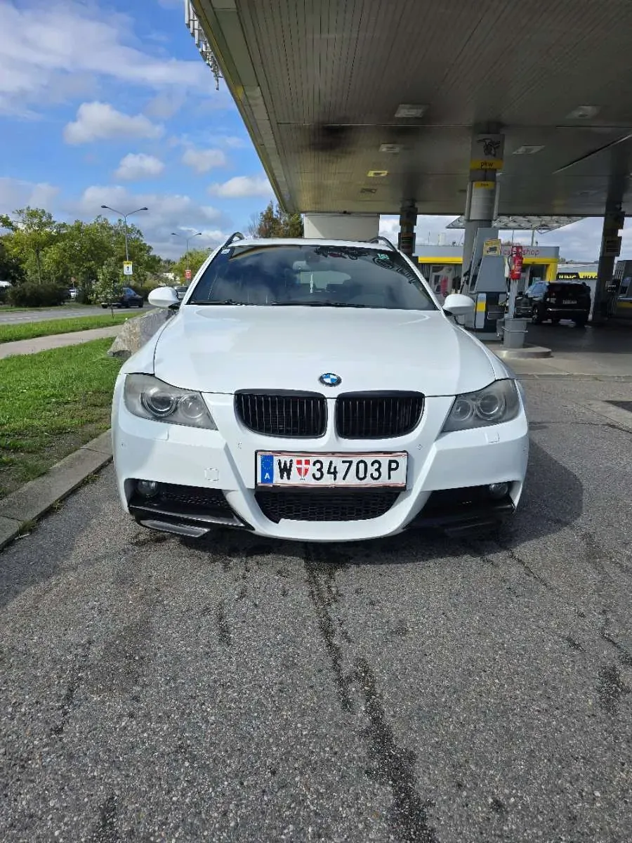 BMW 3 Series 2008 photo 2