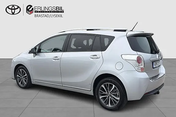 Toyota Verso 2016 photo 2