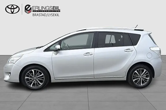 Toyota Verso 2016 photo 3