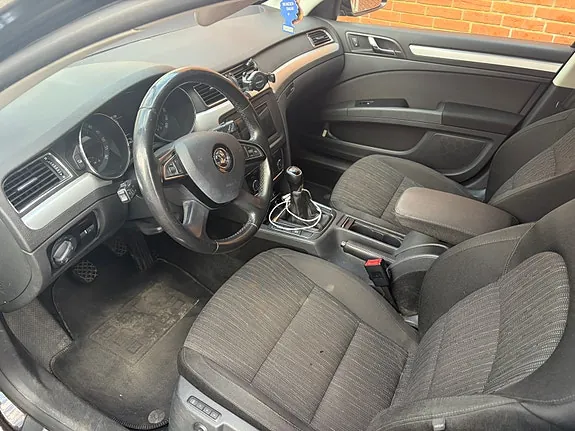 Skoda Superb 2014 photo 5