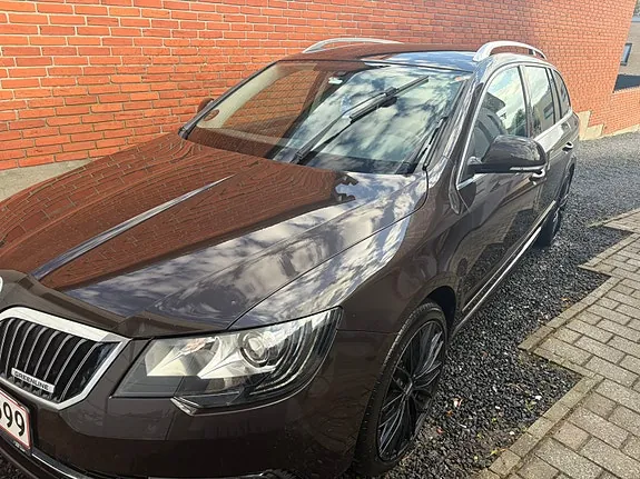 Skoda Superb 2014 photo 4