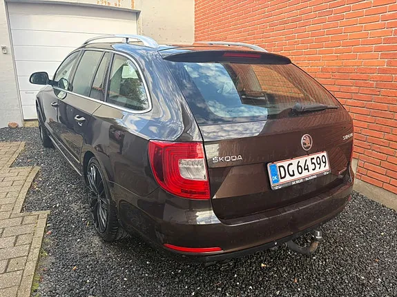 Skoda Superb 2014 photo 3