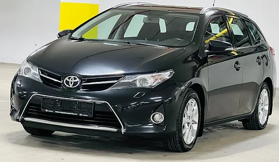 Toyota Auris 2014 photo 3