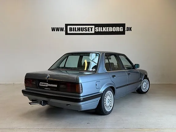 BMW 320I 1989 photo 4