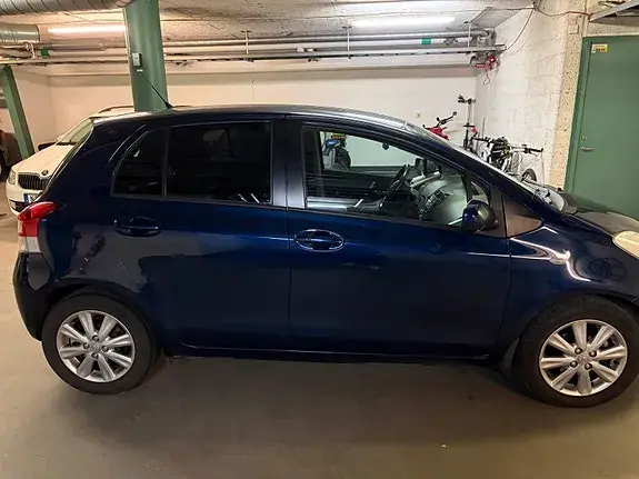 Toyota Yaris 2010 photo 2