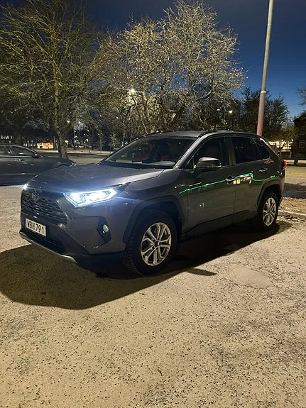 Toyota Rav4 2021 photo 2