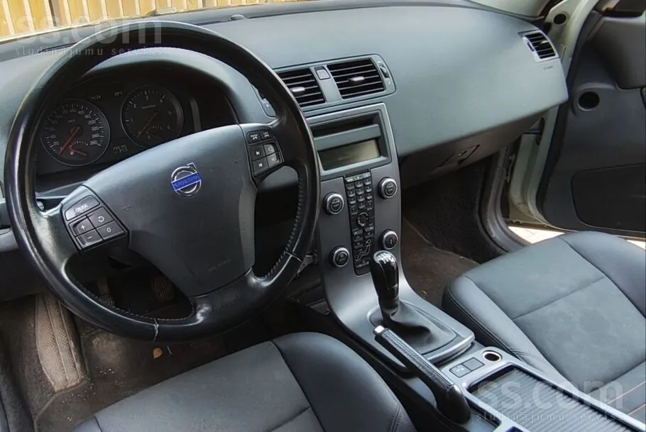 Volvo C30 2010 photo 2
